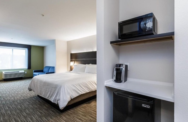 Holiday Inn Express South Ihg Hotel 