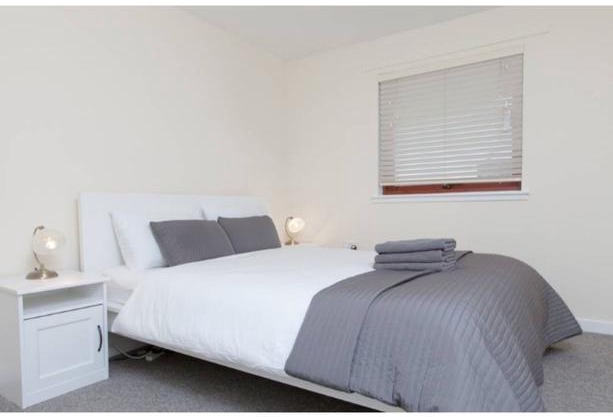 Two Bed Modern Apartment Near Haymarket