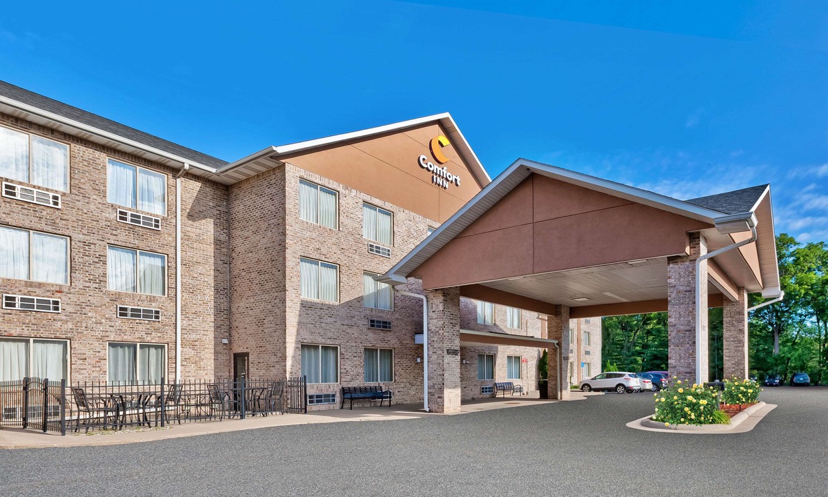 Whitehall Hotel | Comfort Inn Whitehall