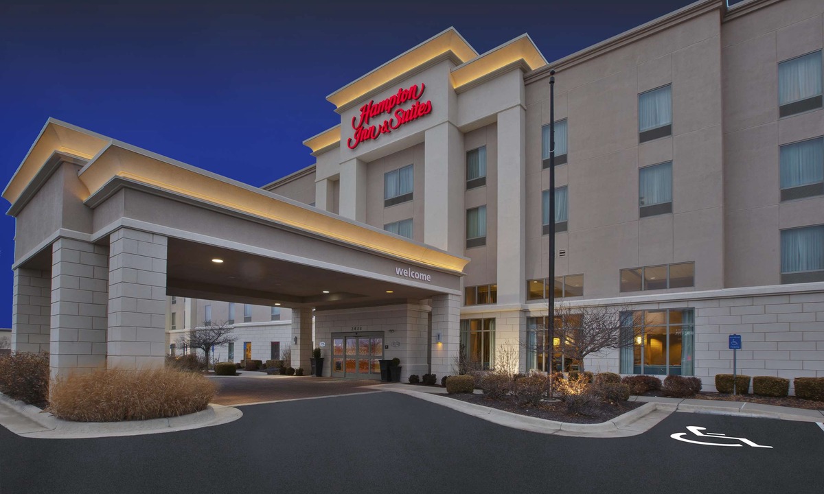 Greenwich Hotel | Hampton Inn & Suites Wichita-Northeast