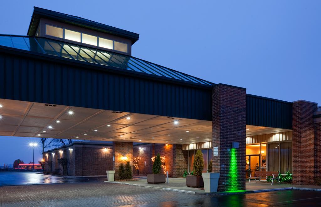 Fond du Lac Hotel | Radisson Hotel and Conference Center Fond du Lac