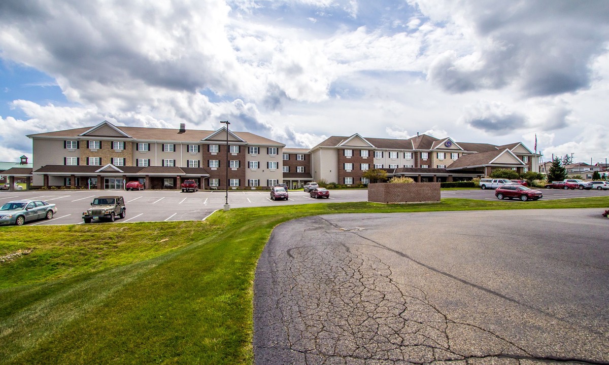 Berlin Hotel | Comfort Suites Hotel and Conference Center
