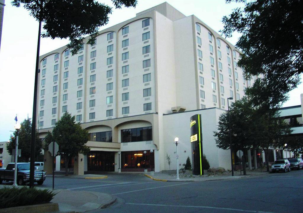 Bismarck Hotel | Radisson Hotel Bismarck