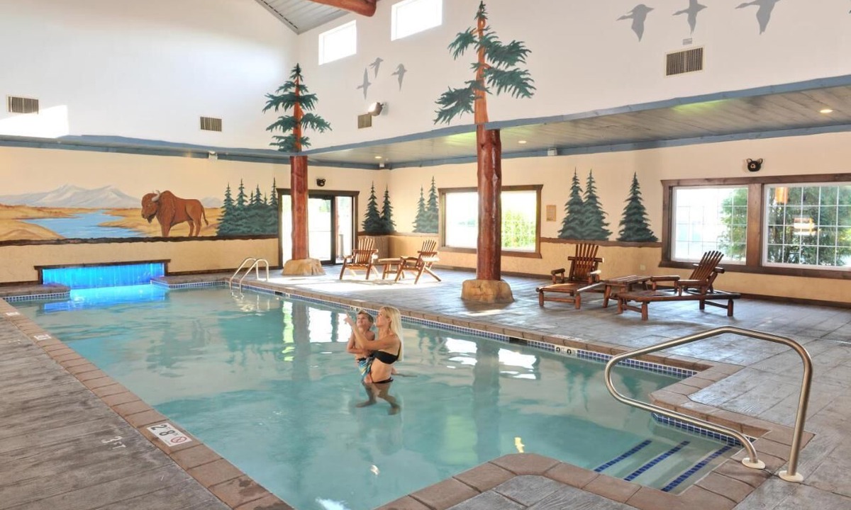 St. Joseph House | Rustic Ambiance Close to Nature - Immersive Comforts Await | 3 Units
