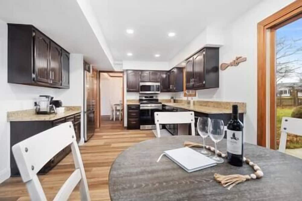 Fort Wayne House | Spacious Home near Parkview and Dupont Hospital