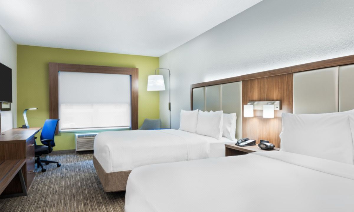 Photo of Bedroom in Summit Station