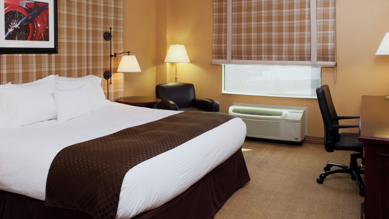 Photo of Bedroom in Mount Saint Joseph