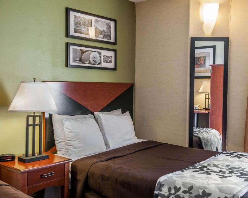 Photo of Bedroom in Urbana