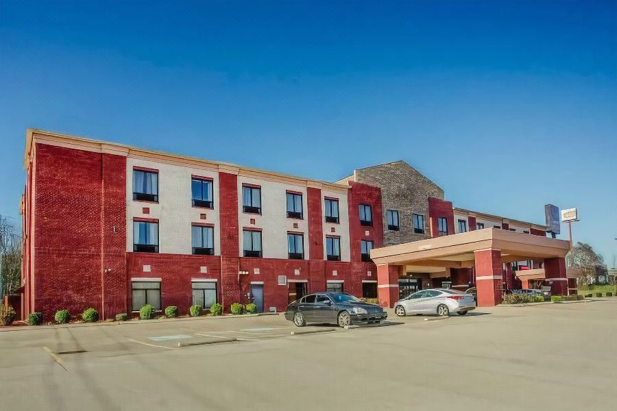Photo of Buildings in Orlinda