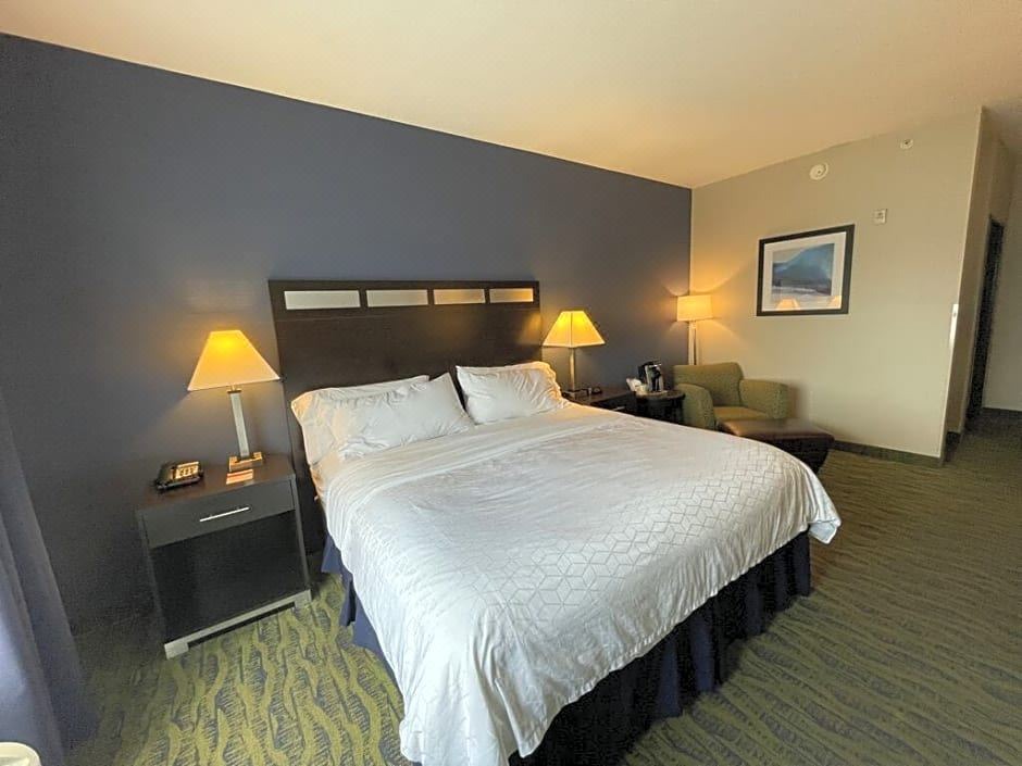 Photo of Bedroom in Adrian Furnace