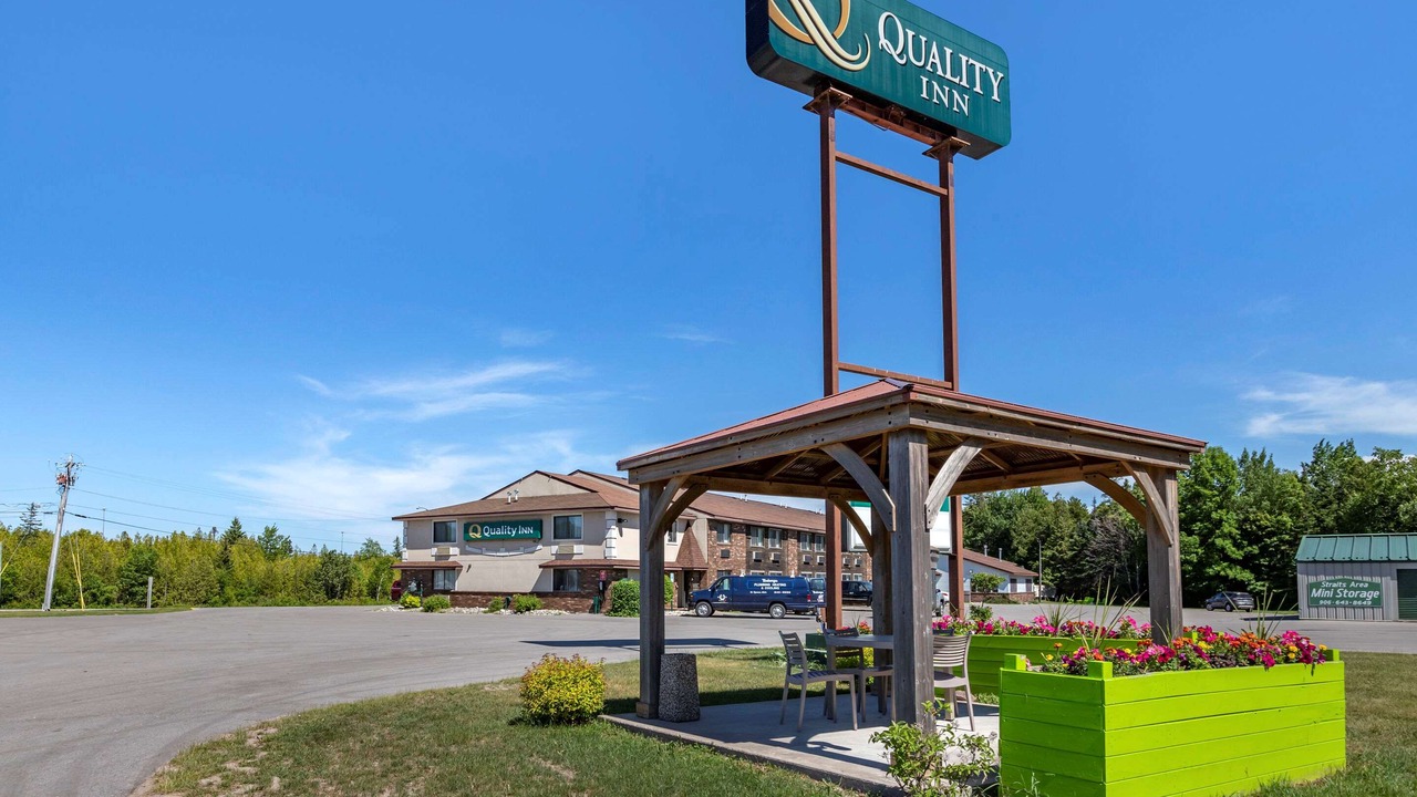 Photo of Buildings in St Ignace