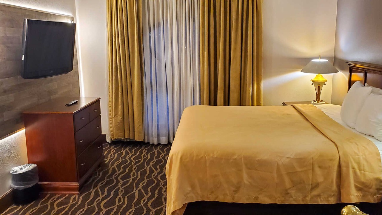 Photo of Bedroom in Forest Park