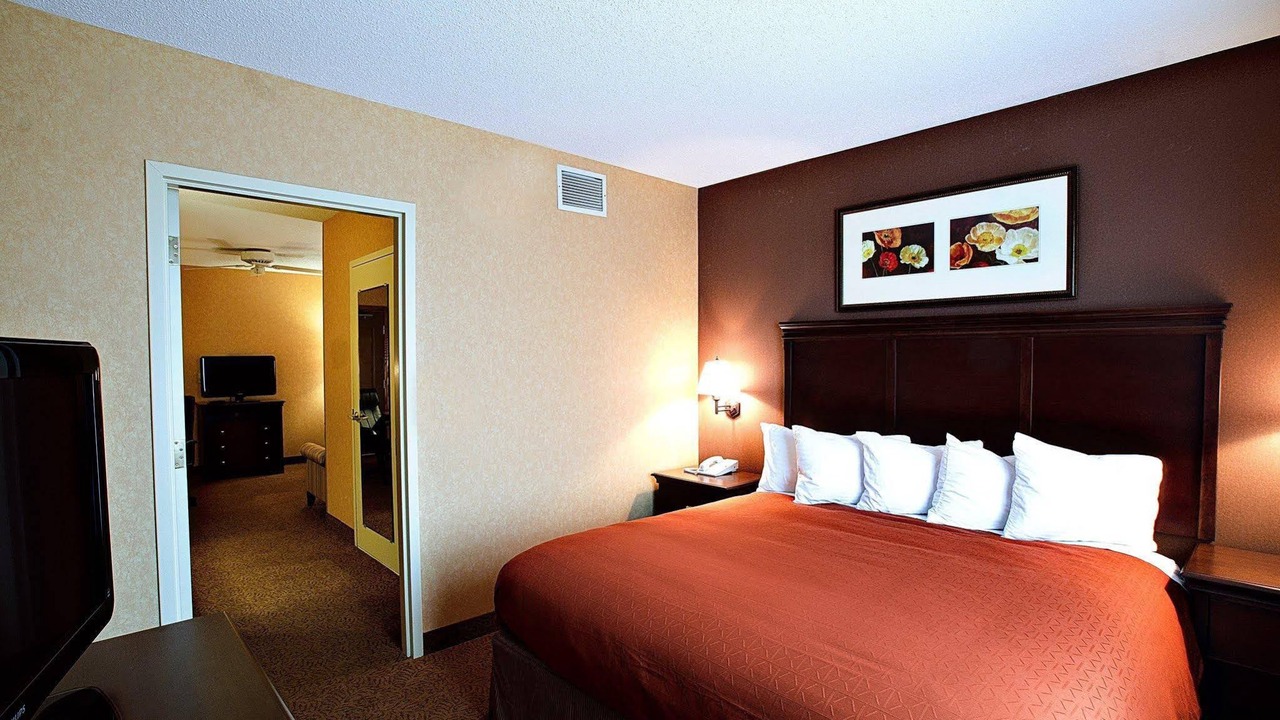 Photo of Bedroom in Cuyahoga Falls