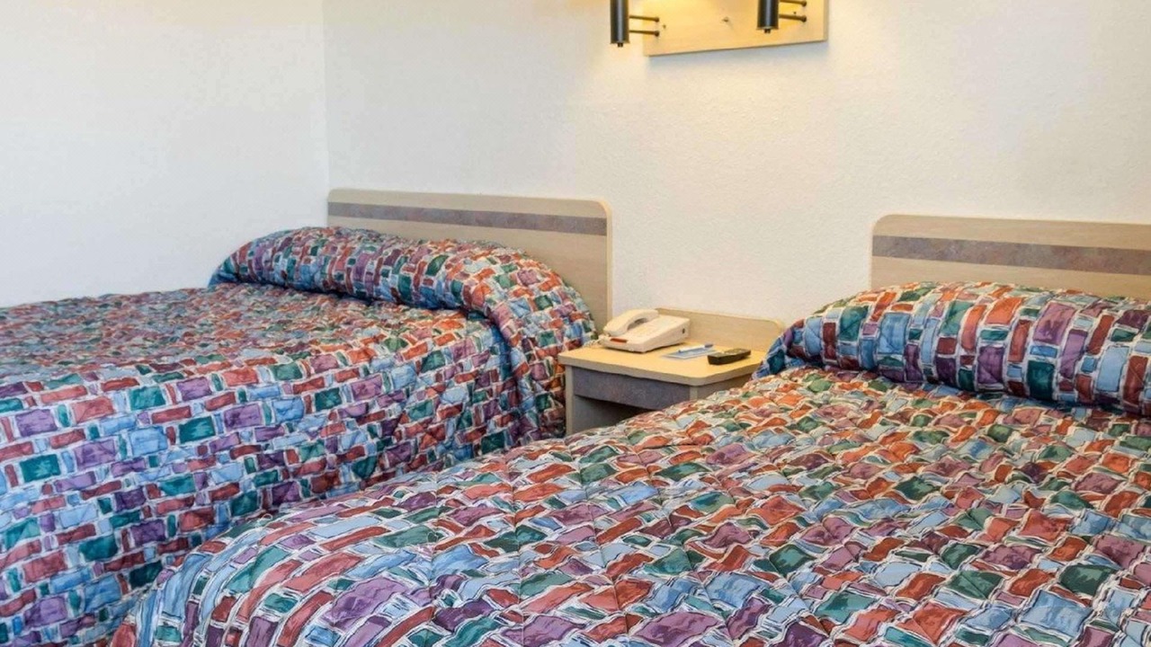 Photo of Bedroom in Summit Station