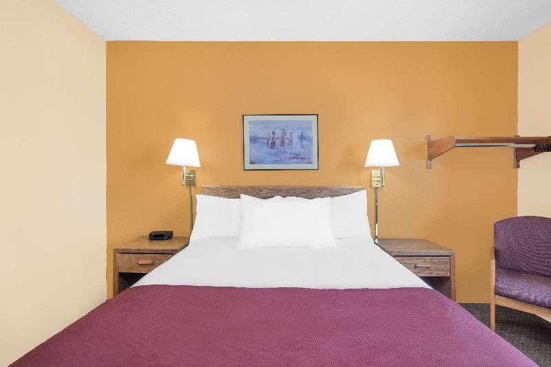 Photo of Bedroom in Pinnacles Entrance Badlands