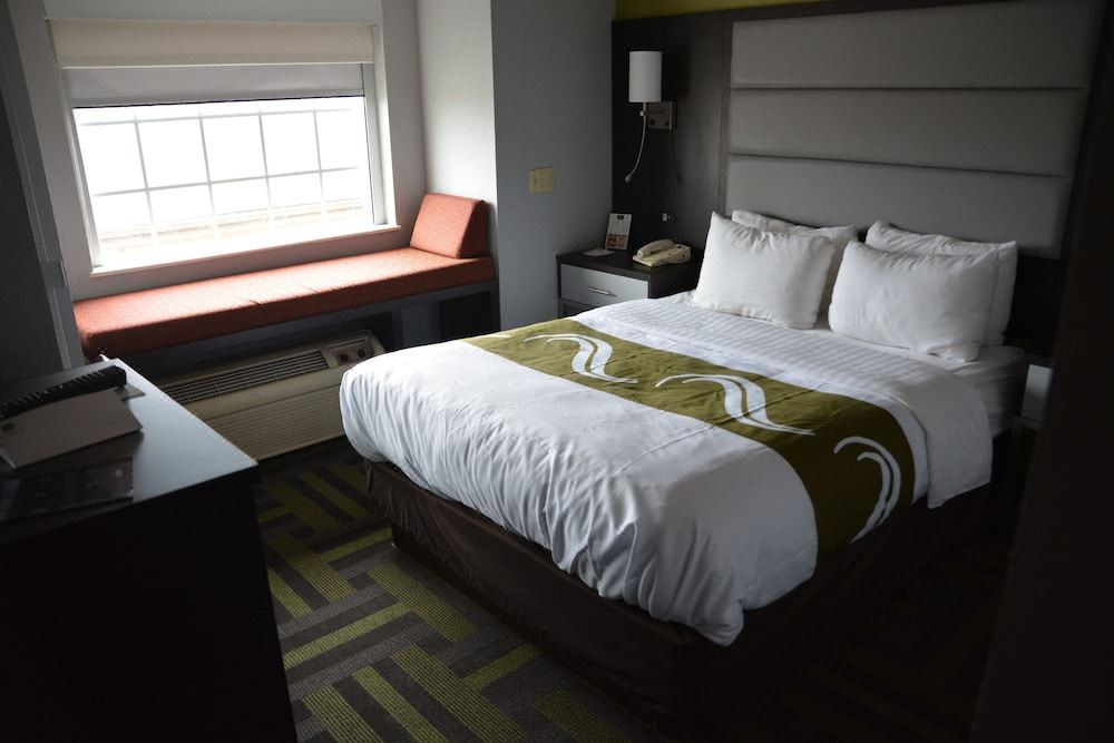 Photo of Bedroom in Grove City