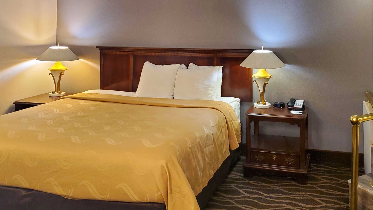 Photo of Bedroom in Forest Park