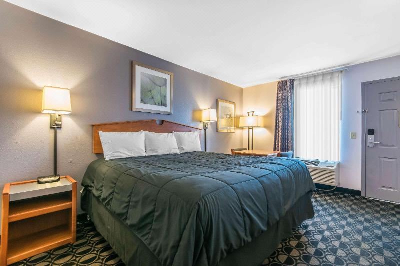 Photo of Bedroom in Highland Park