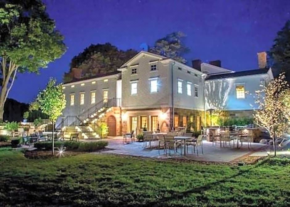 Photo of Buildings in Farmdale