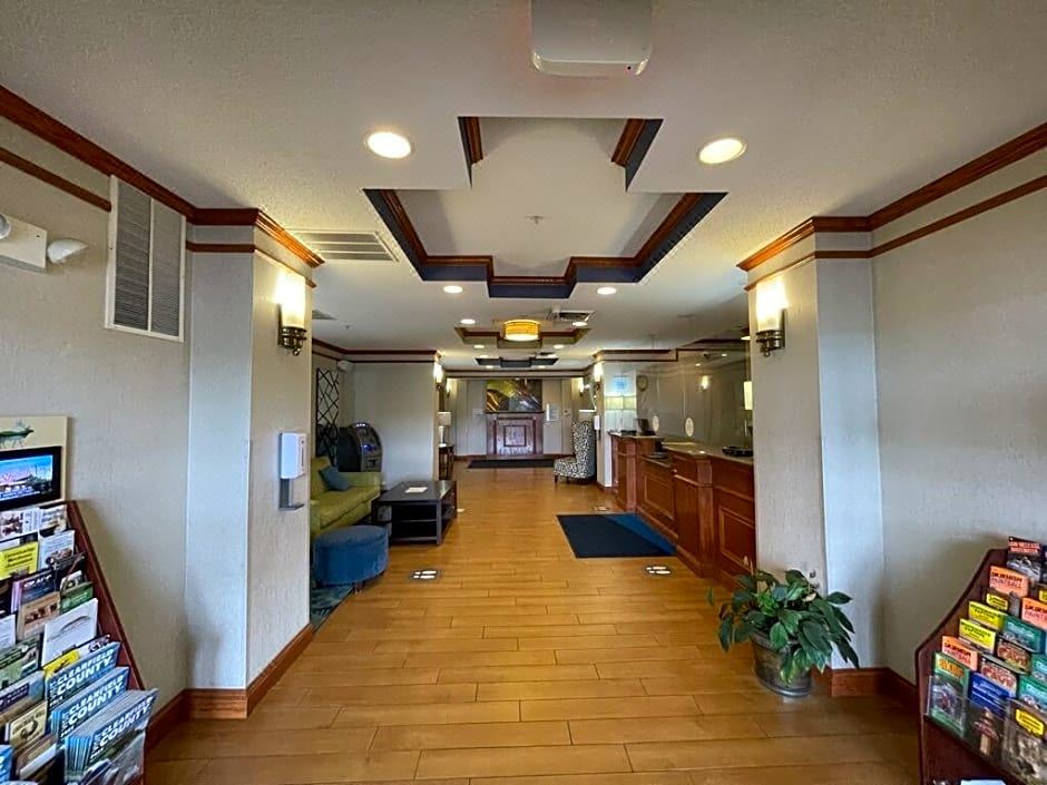 Photo of Livingroom in Adrian Furnace