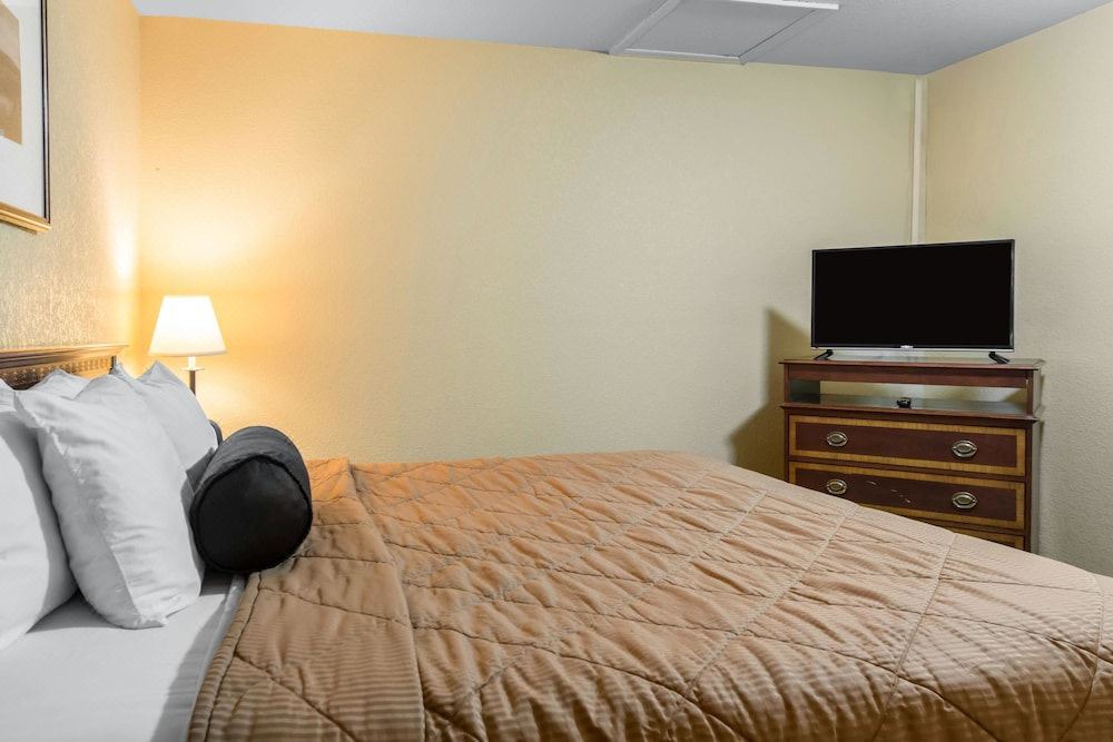 Photo of Bedroom in Fort Morgan