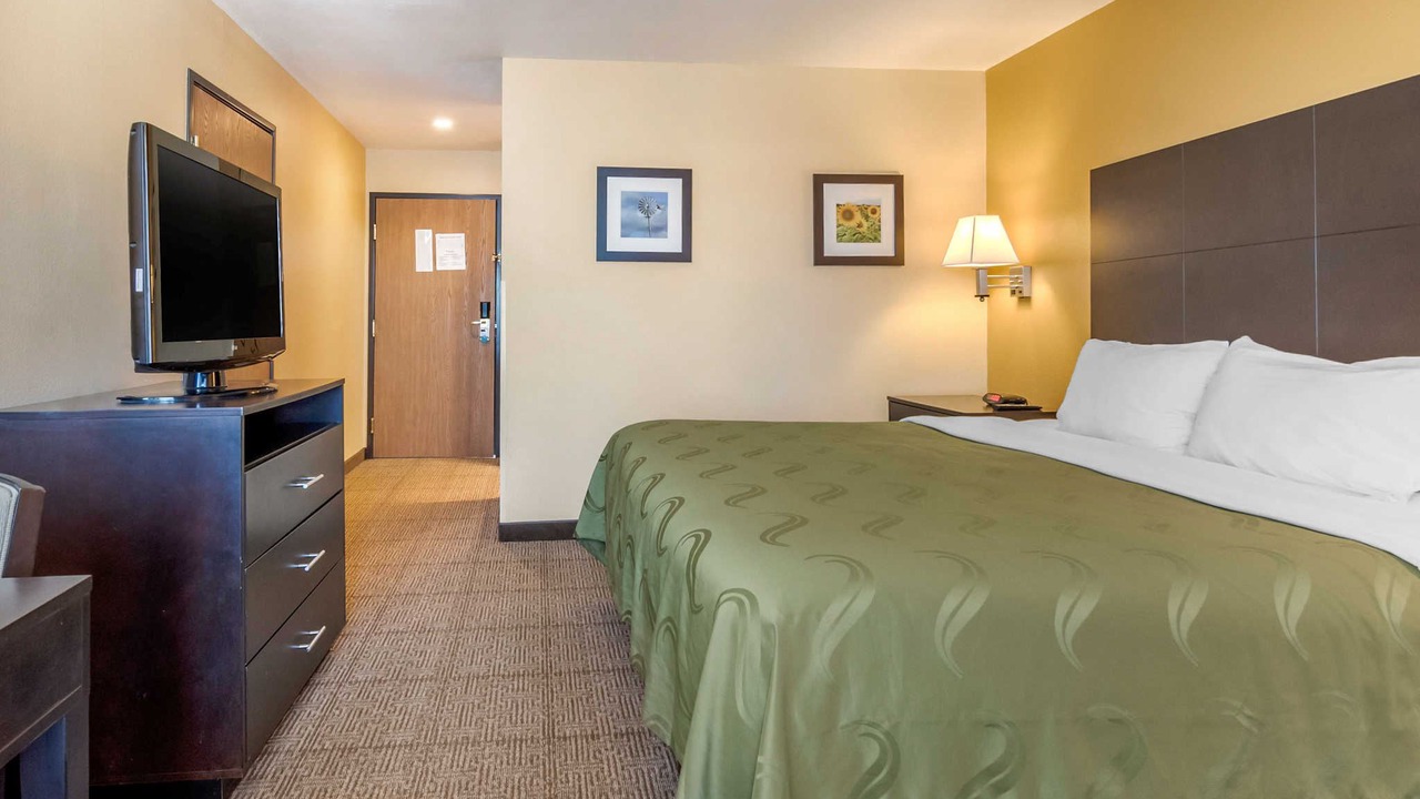 Photo of Bedroom in Lenexa