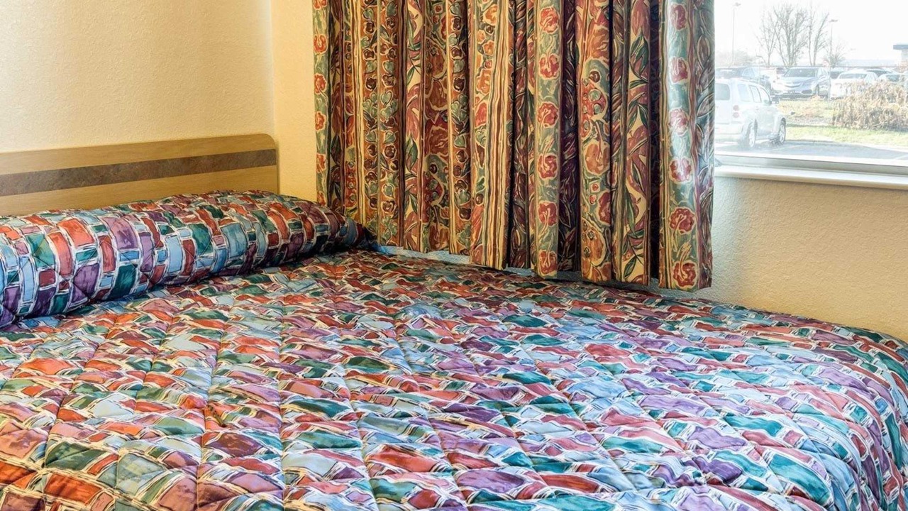 Photo of Bedroom in Summit Station