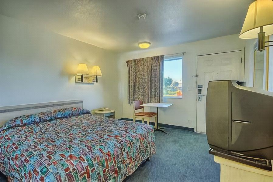 Photo of Bedroom in Summit Station