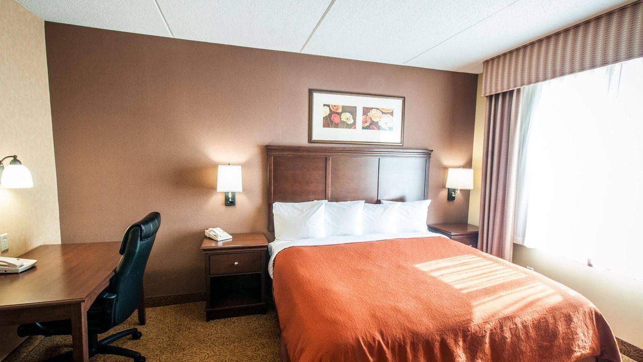 Photo of Bedroom in Cuyahoga Falls