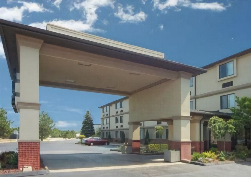 Photo of Buildings in Romulus