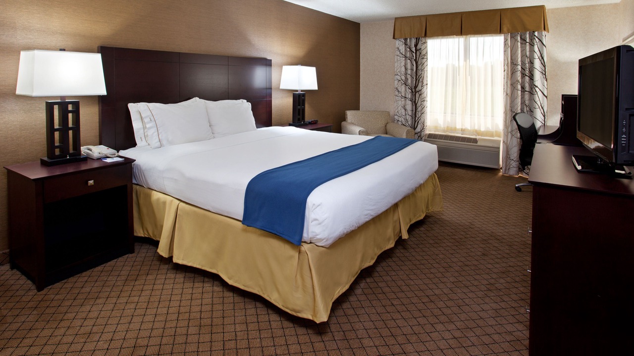 Photo of Bedroom in Wadsworth