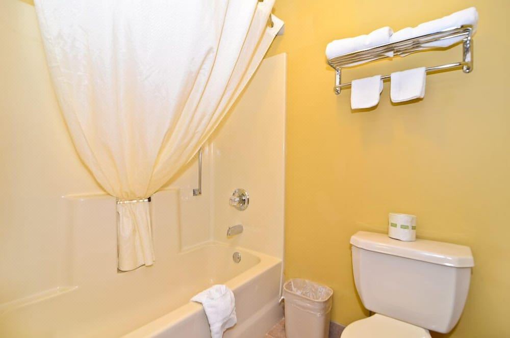 Photo of Bathroom in Buechel