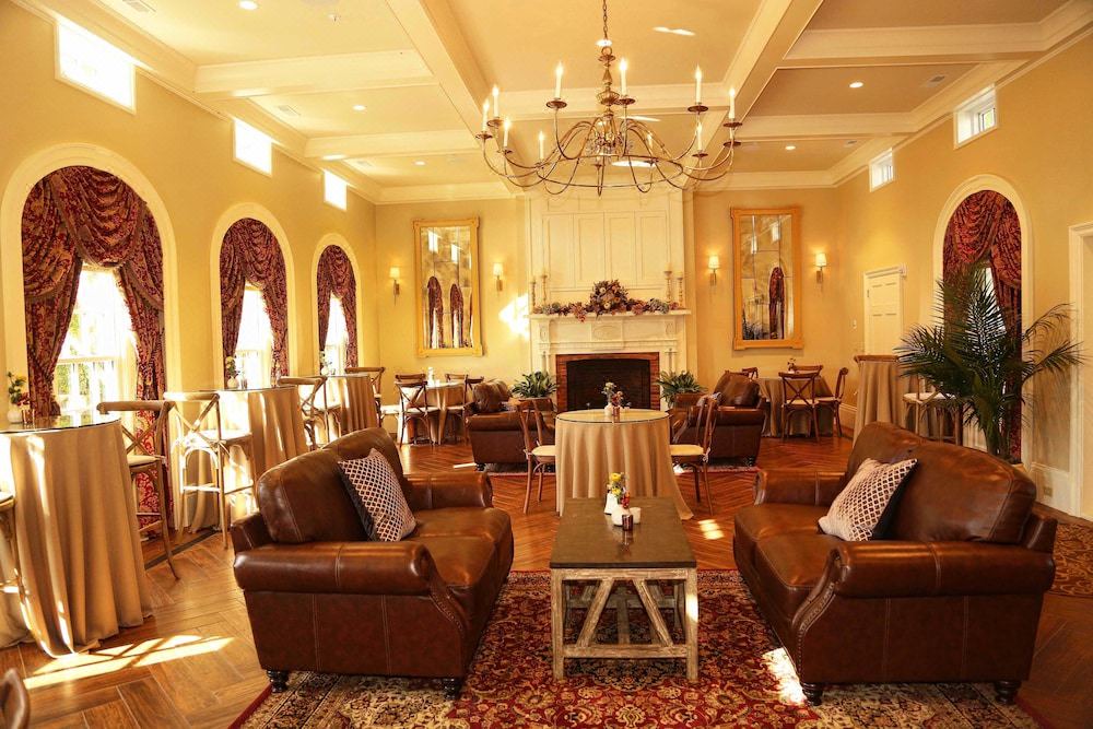 Photo of Livingroom in Farmdale