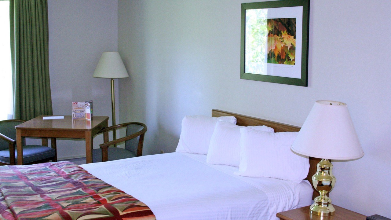 Photo of Bedroom in Ishpeming