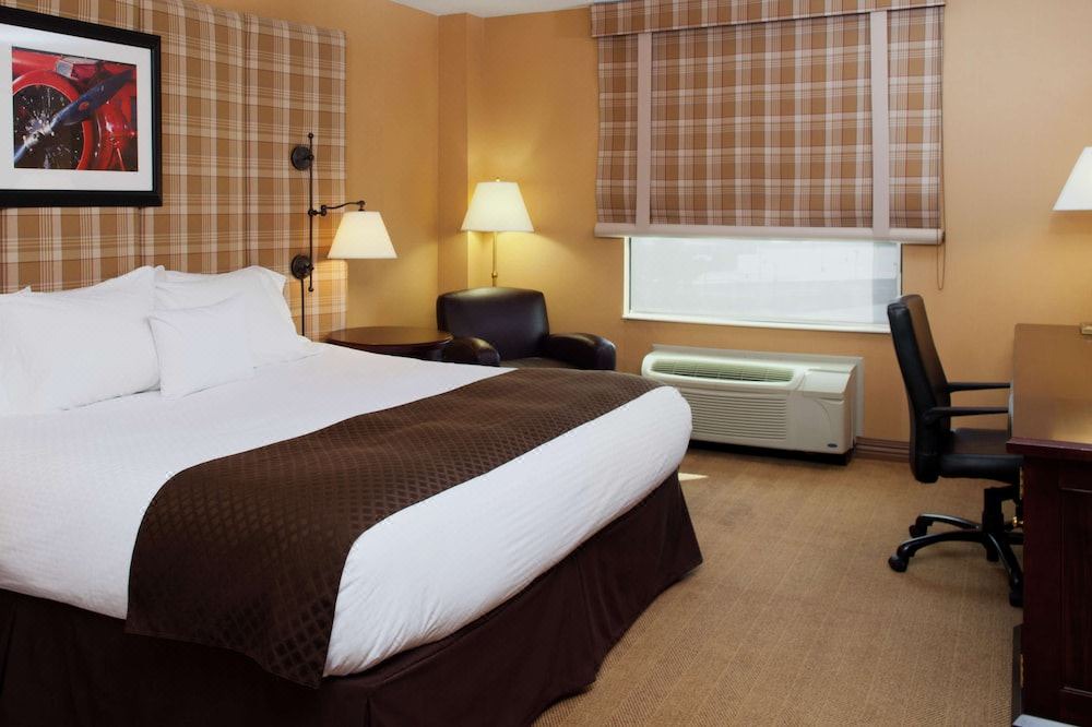 Photo of Bedroom in Mount Saint Joseph