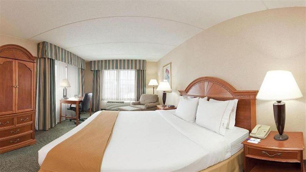 Photo of Bedroom in South Side Flats