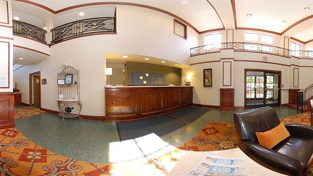 Photo of Livingroom in Corydon