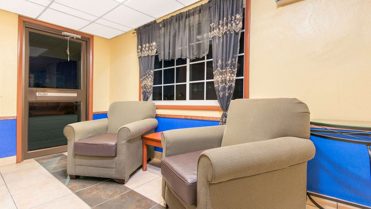 Photo of Livingroom in Great Bend