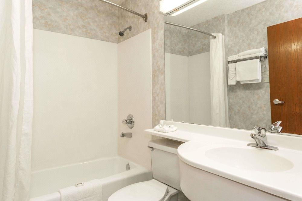 Photo of Bathroom in Dry Ridge