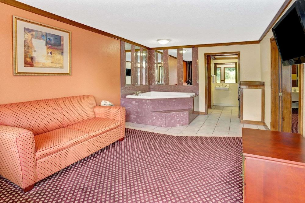 Photo of Livingroom in Sellersburg