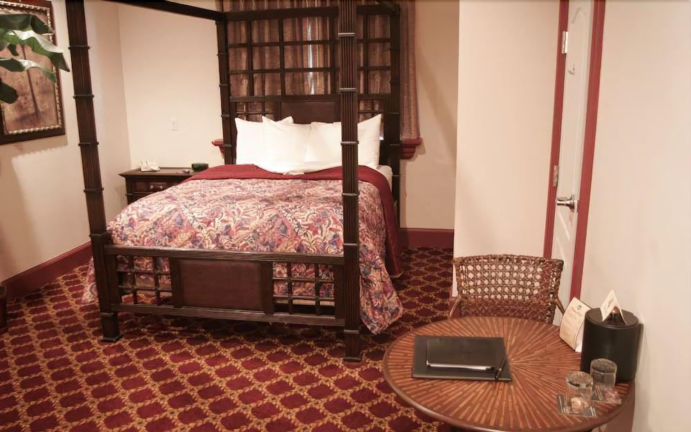 Photo of Bedroom in I-435 West KC-KS