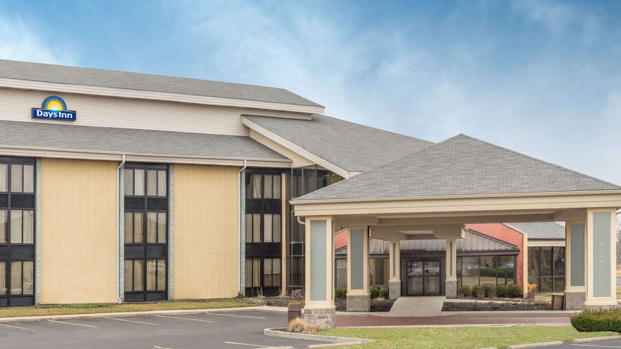 Photo of Buildings in Castleton