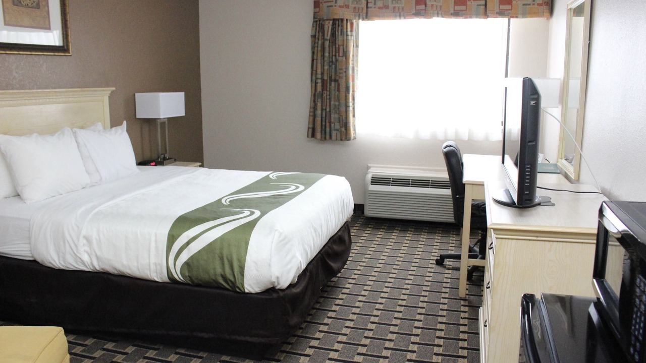 Photo of Bedroom in Romulus