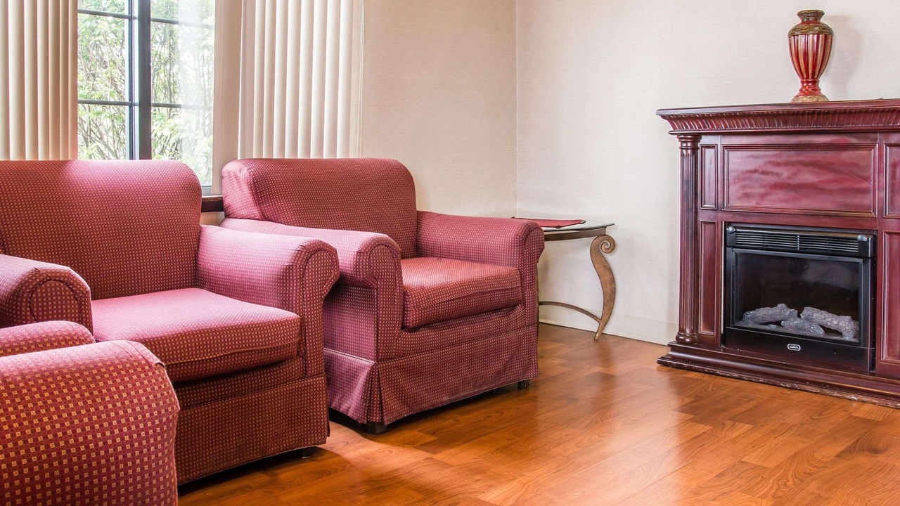 Photo of Livingroom in Flint