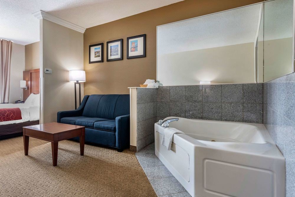 Photo of Livingroom in Mount Saint Joseph