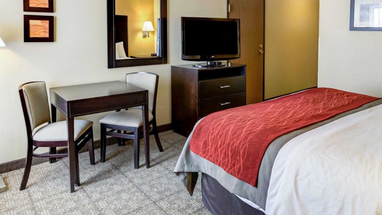 Photo of Bedroom in Lenexa