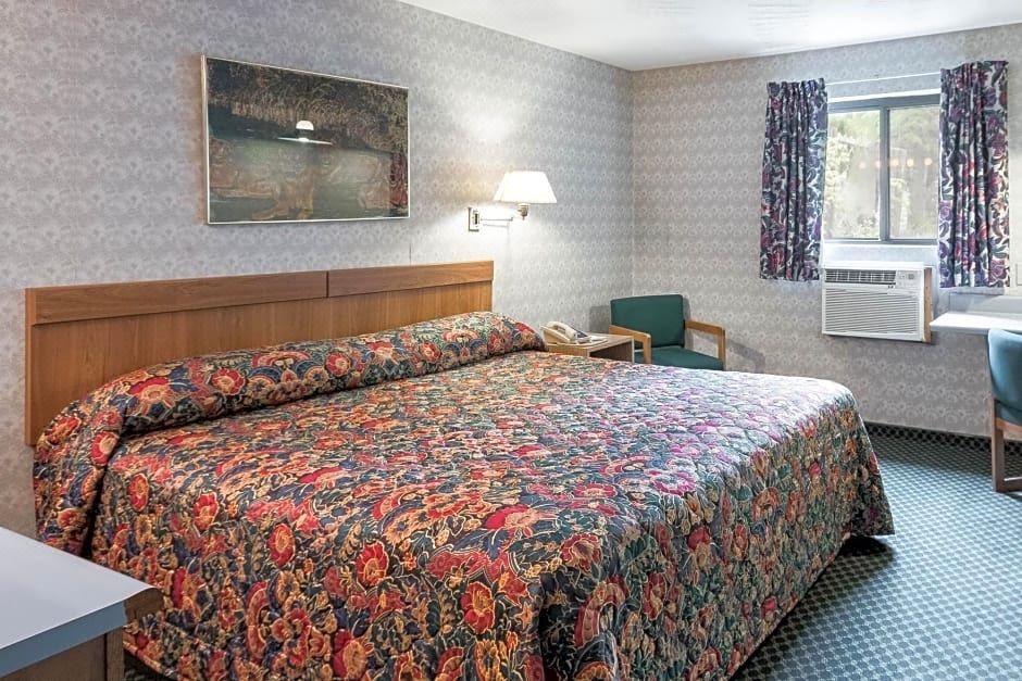 Photo of Bedroom in Chapmanville