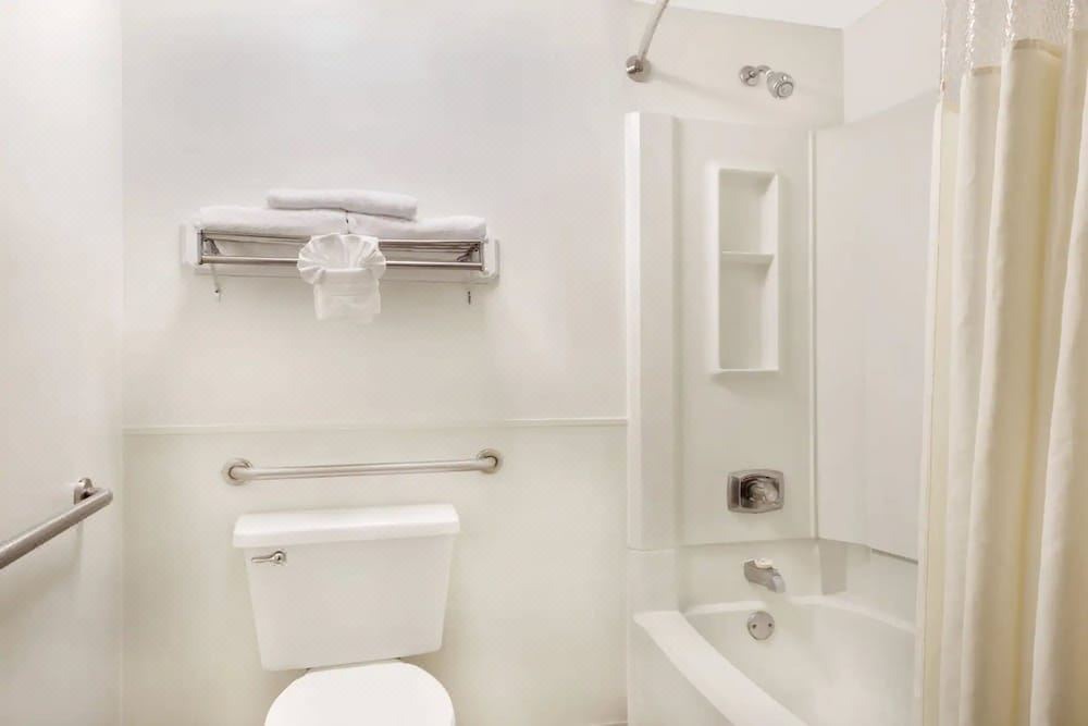 Photo of Bathroom in Castleton