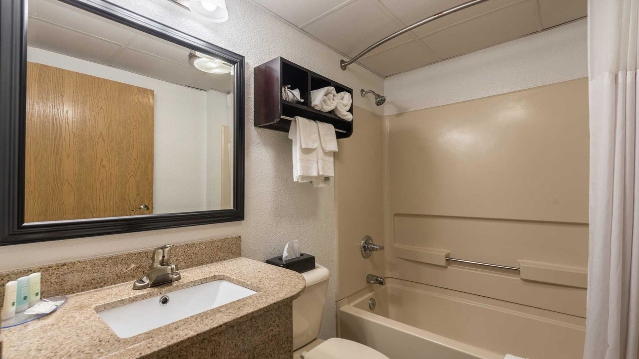 Photo of Bathroom in Grove City