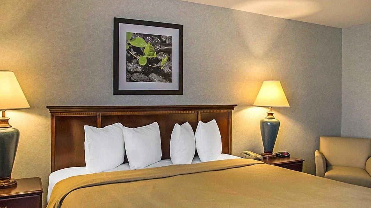 Photo of Bedroom in Forest Park